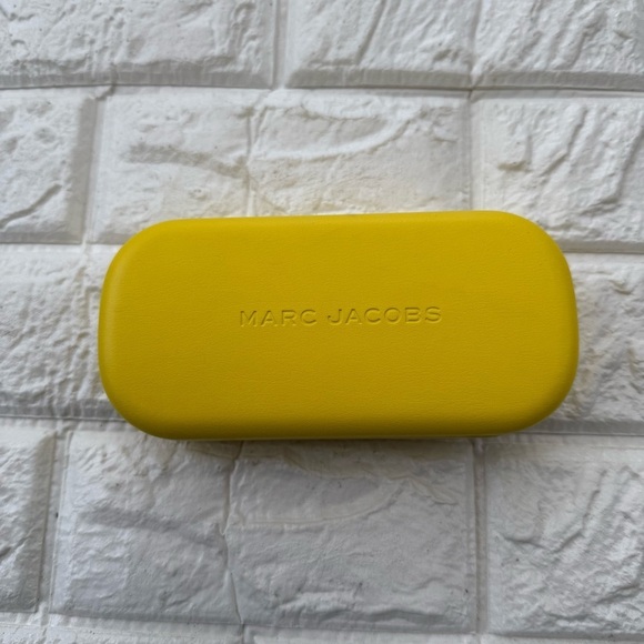 MARC JACOBS Yellow Hardshell Sunglasses Case - Picture 5 of 5